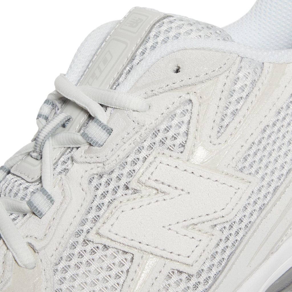 New Balance 740 (Grey)